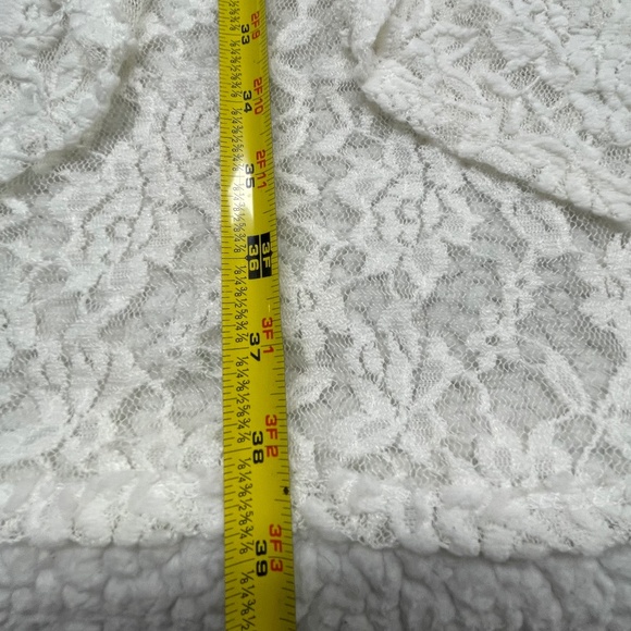 Women’s 1X Double Take White Hood Lace Cardigan - Picture 10 of 11